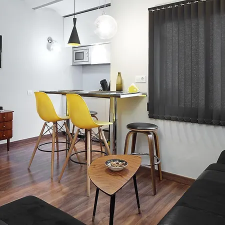 L'appartement, Luxury